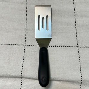 Pampered Chef pie spatula